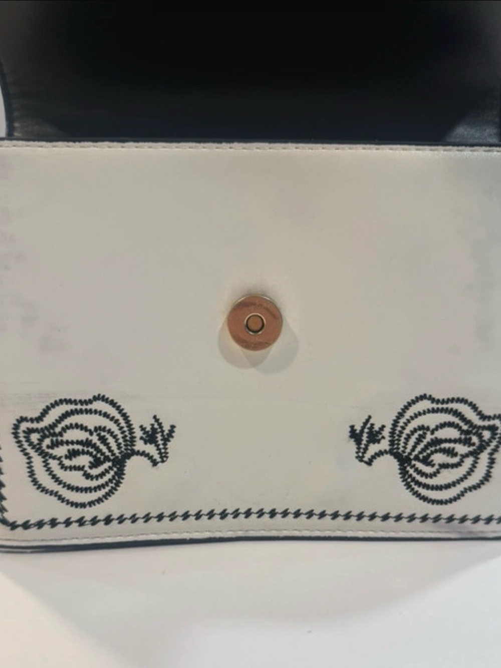 Boutique Black White Embroidered Floral Crossbody Purse Boho Western Satchel - Picture 6 of 10